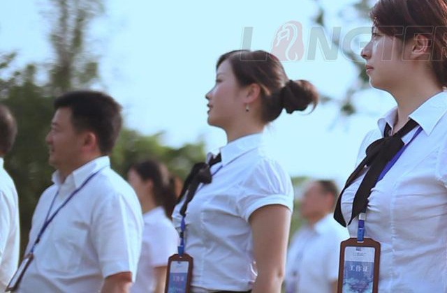 人物專題片拍攝思路，專題片拍攝報(bào)價(jià)單。