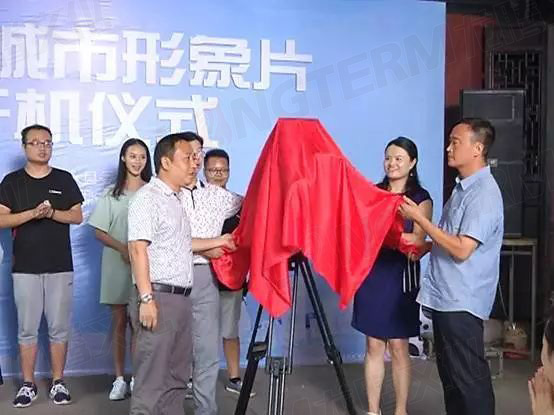 瞧啊，龍騰文化正在拍攝敘永縣城市形象宣傳片！