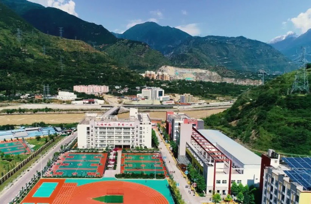 如何拍攝優(yōu)秀的大學(xué)生宣傳片視頻？如何制作特別燃的大學(xué)宣傳片？
